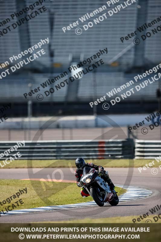 Rockingham no limits trackday;enduro digital images;event digital images;eventdigitalimages;no limits trackdays;peter wileman photography;racing digital images;rockingham raceway northamptonshire;rockingham trackday photographs;trackday digital images;trackday photos